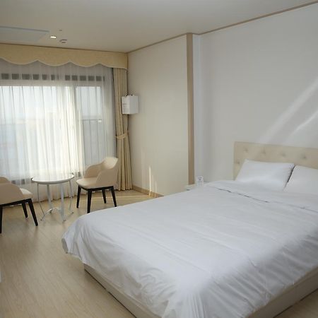 Daebudo Tourist Hotel Ансан Экстерьер фото